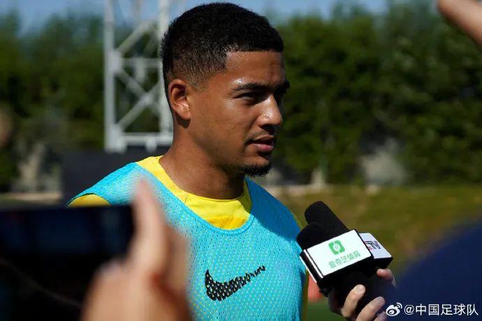 国足今晚亚洲杯首战：阵容更整齐，主帅打“预