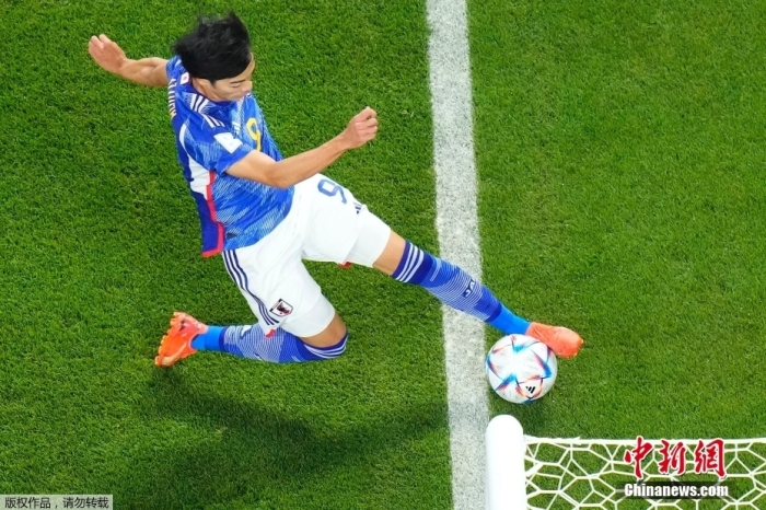 日本队逆转西班牙21头名出线 争议进球成焦点