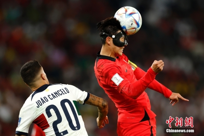 日本队逆转西班牙21头名出线 争议进球成焦点