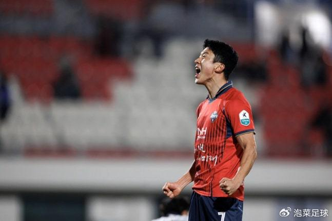 梁民革落选世界杯名单引热议，金泉尚武绝平光