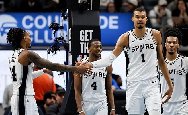 文班亚马41+16创历史最快两双 马刺9连胜登顶西部