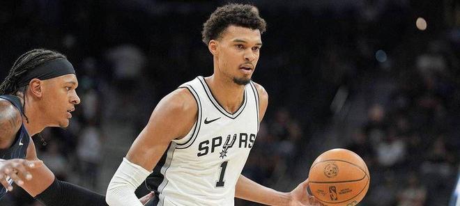 文班亚马41+16创历史最快两双 马刺9连胜登顶西部