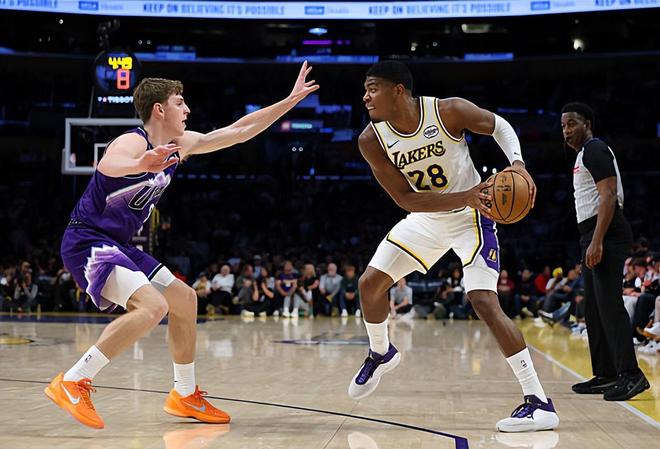 湖人轻取爵士迎三连胜 八村塁两双助队稳西部第