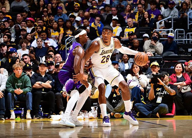 湖人轻取爵士迎三连胜 八村塁两双助队稳西部第