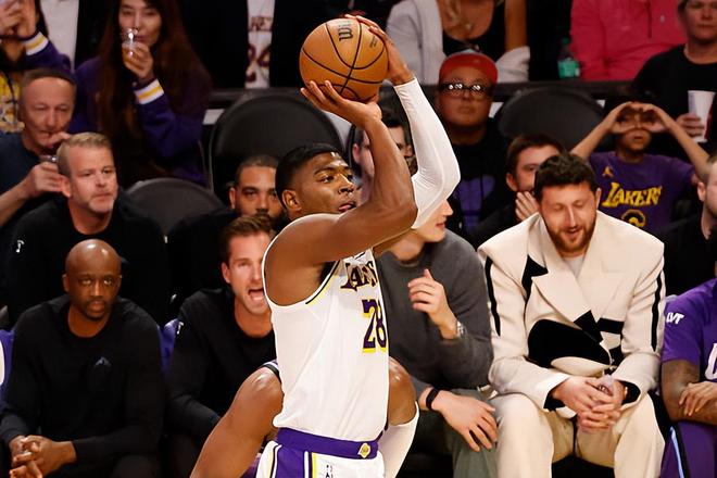 湖人轻取爵士迎三连胜 八村塁两双助队稳西部第