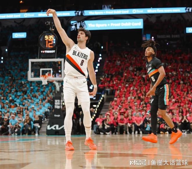 文班亚马季后赛首秀砍35分 马刺大胜开拓者