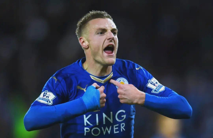 从英超冠军到英甲：莱斯特城十年崩塌之路